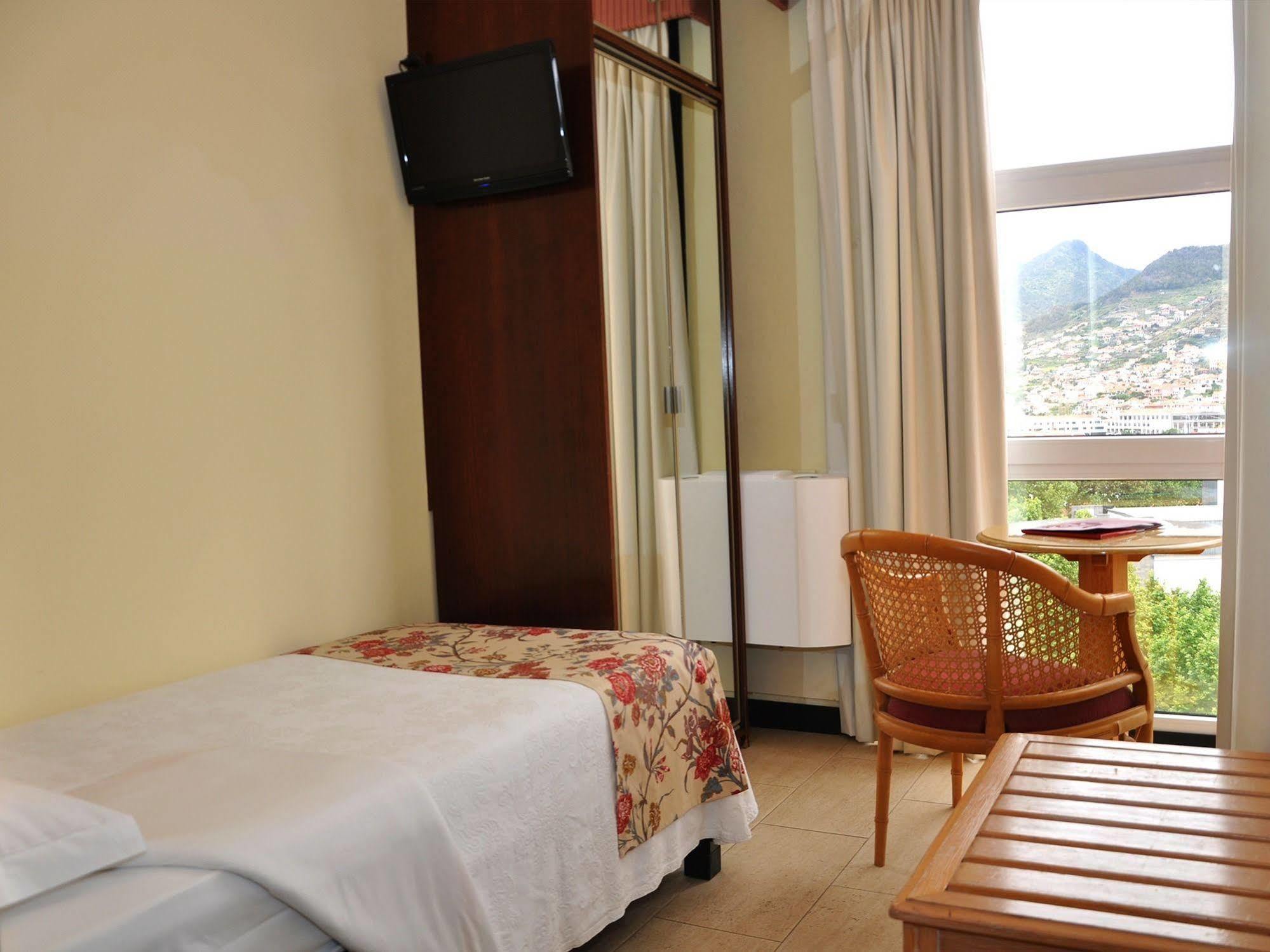 Dom Pedro Madeira 4*